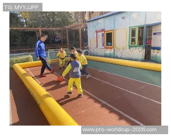 幼儿足球游戏大全让孩子在快乐中学习足球技巧与团队合作精神